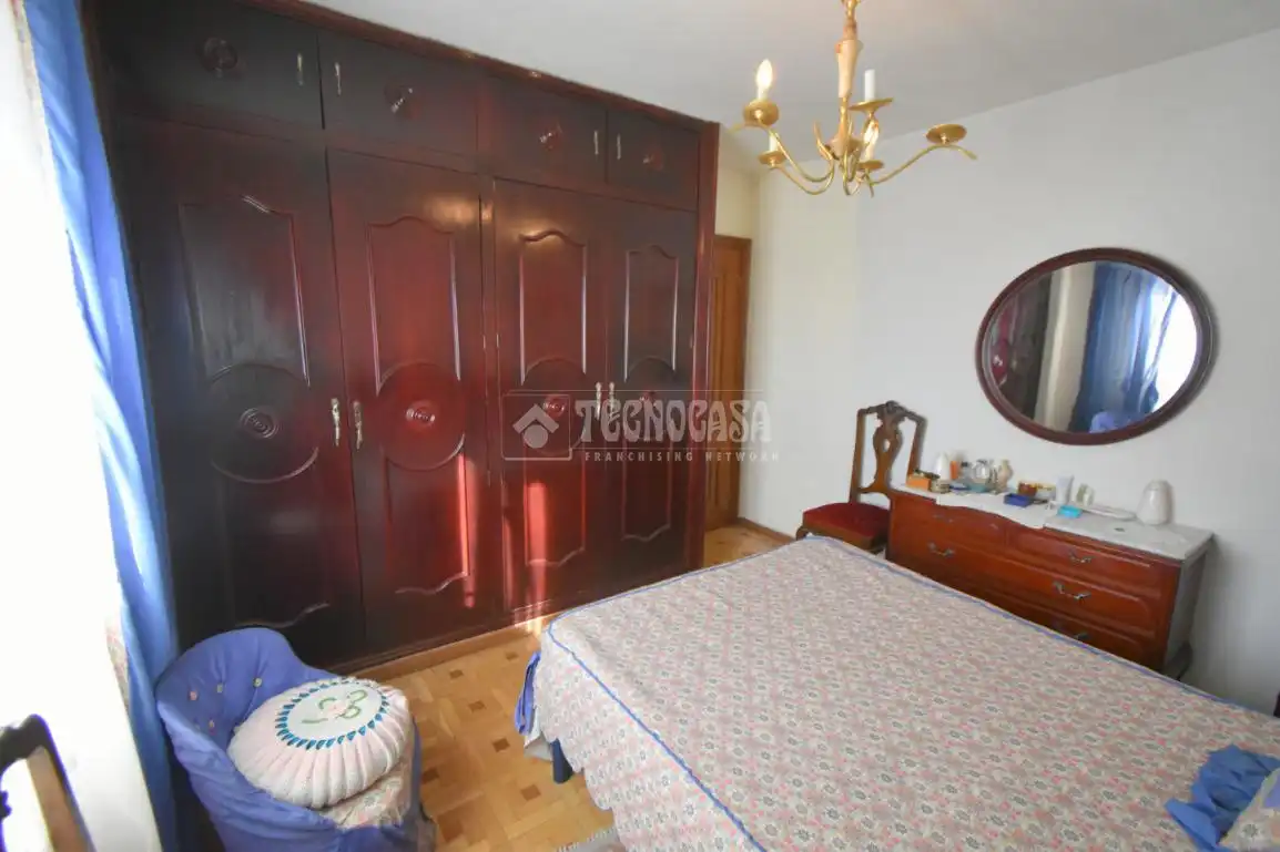 Habitación de Piso en venta en Madrid con Calefacción, Parquet y Terraza