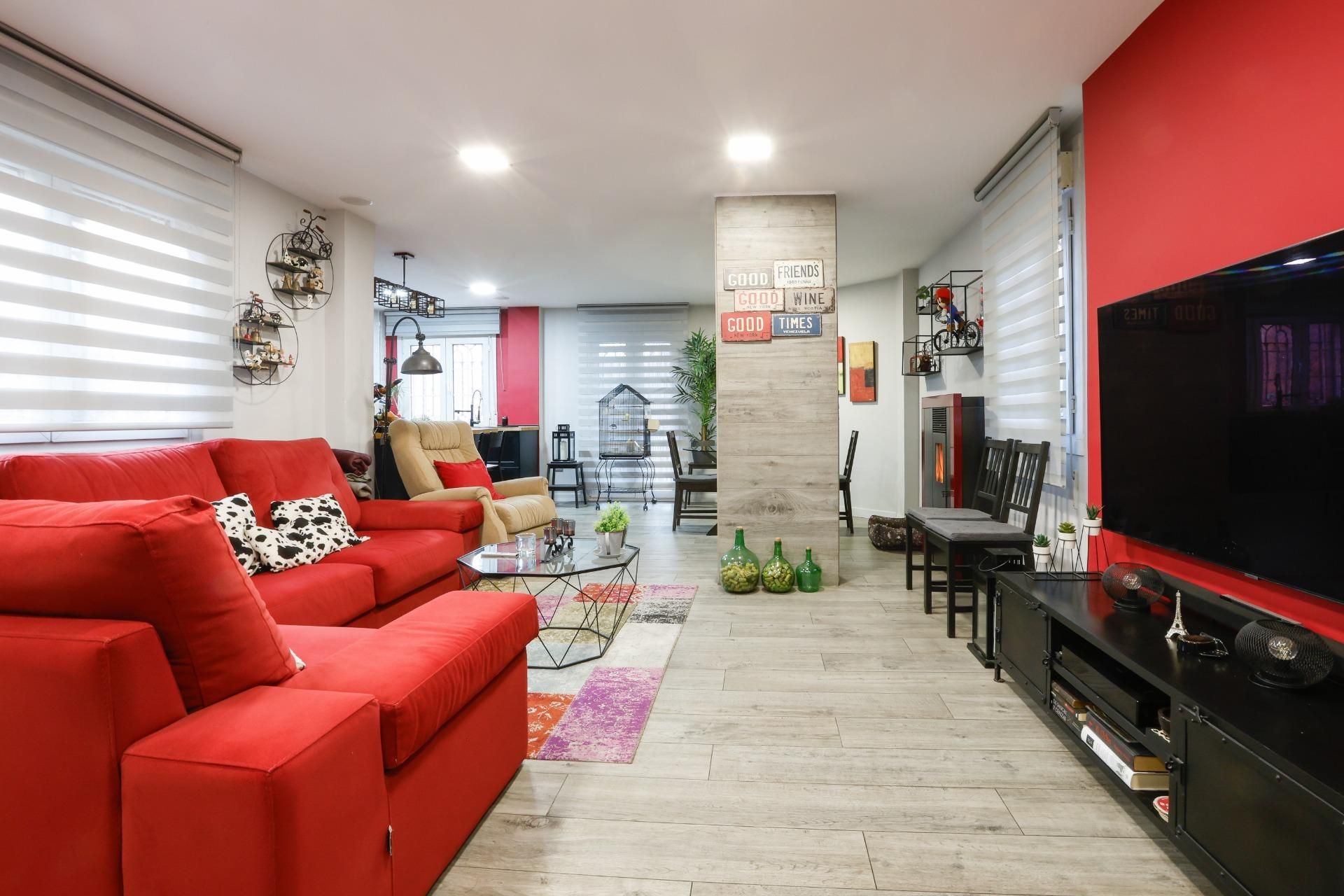 Sala de estar de Casa adosada en venta en Valdemoro con Aire acondicionado, Calefacción y Jardín privado