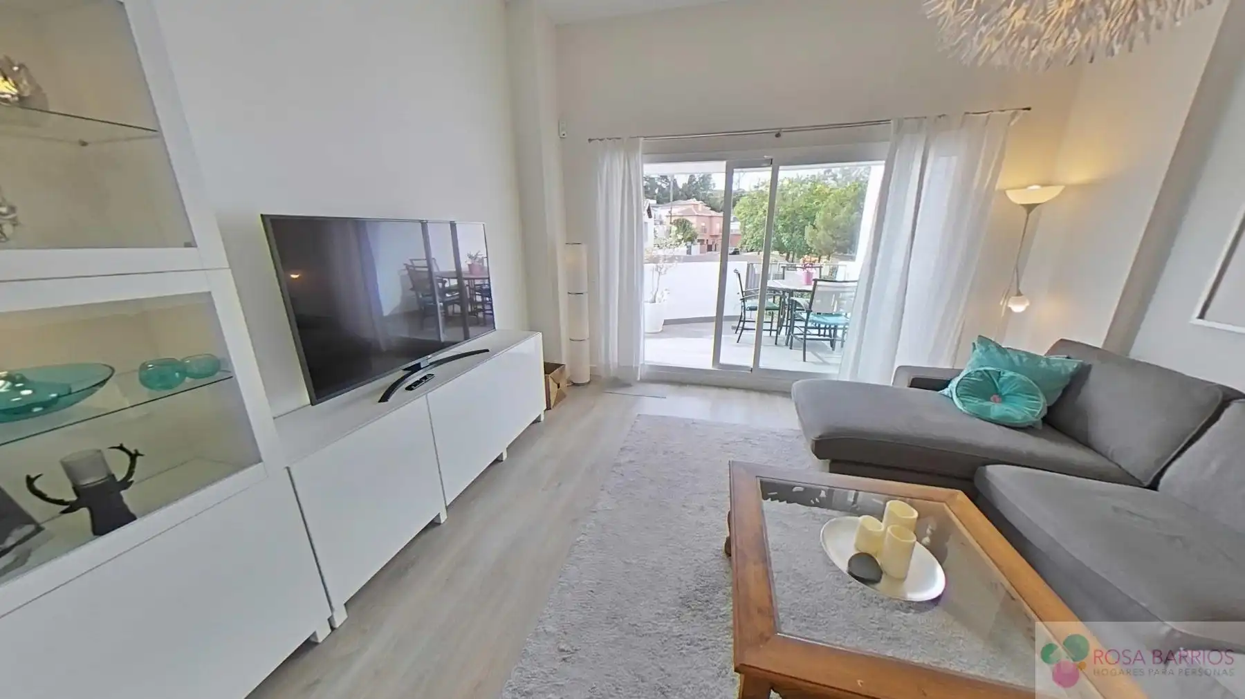 Sala de estar de Piso en venta en Marbella con Terraza y Piscina comunitaria
