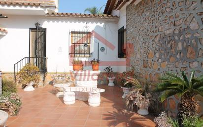 Vista exterior de Casa o xalet en venda en L'Eliana amb Piscina