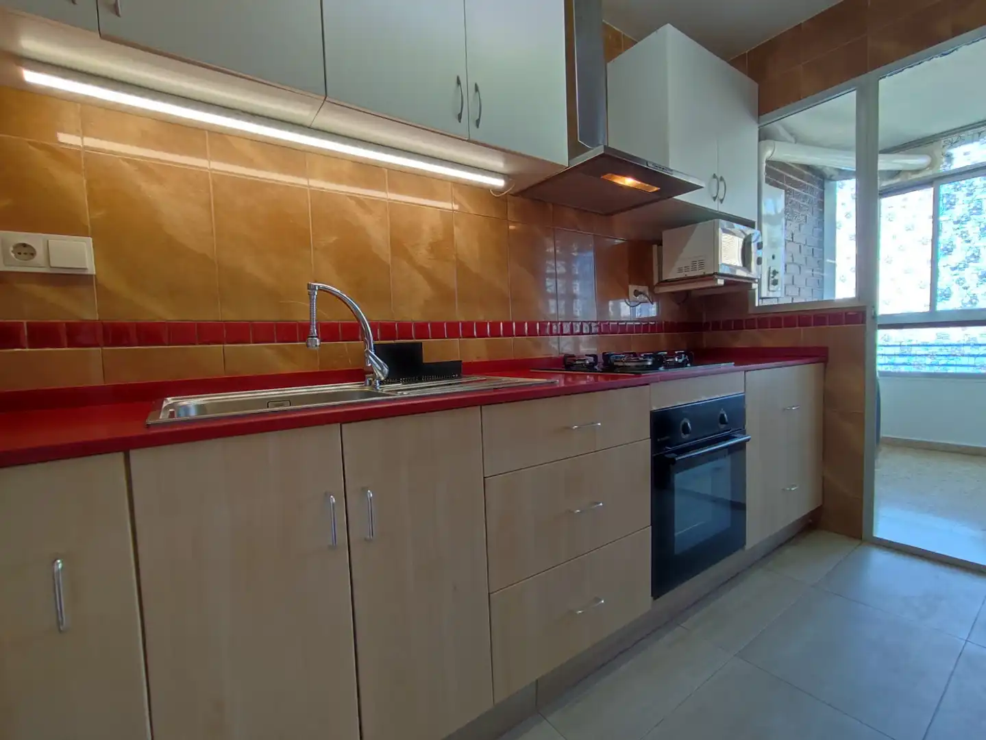 Cuina de Apartament de lloguer en Alicante / Alacant amb Parquet, Moblat i Forn