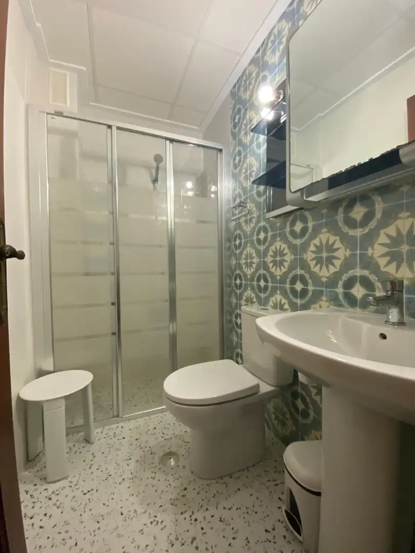 Baño de Piso de alquiler en Albacete con Calefacción, Amueblado y Balcón