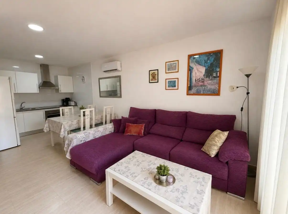 Sala de estar de Planta baja en venta en Roquetas de Mar con Amueblado y Piscina comunitaria