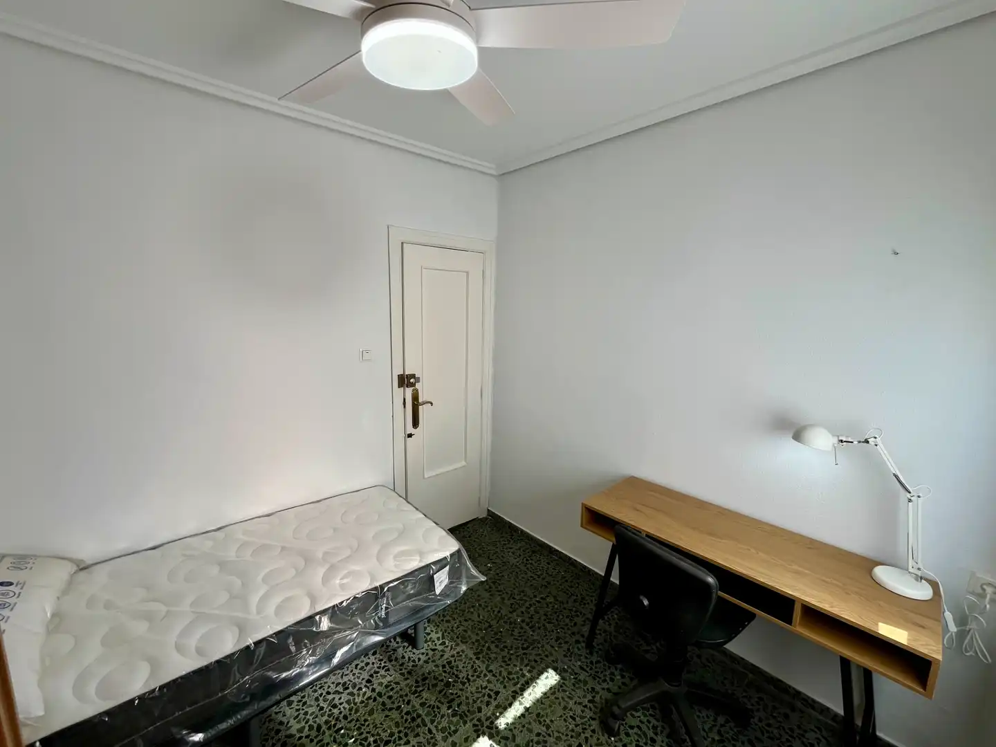 Habitación de Piso de alquiler en Valencia con Aire acondicionado, Calefacción y Terraza