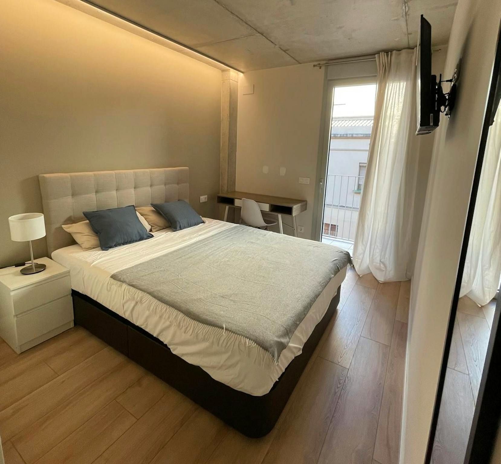 Bedroom of Flat to share in L'Hospitalet de Llobregat  with Air Conditioner, Heating and Furnished