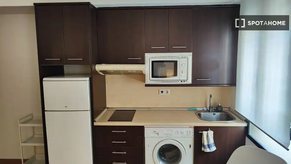Cocina de Piso de alquiler en Madrid con Aire acondicionado, Calefacción y Amueblado