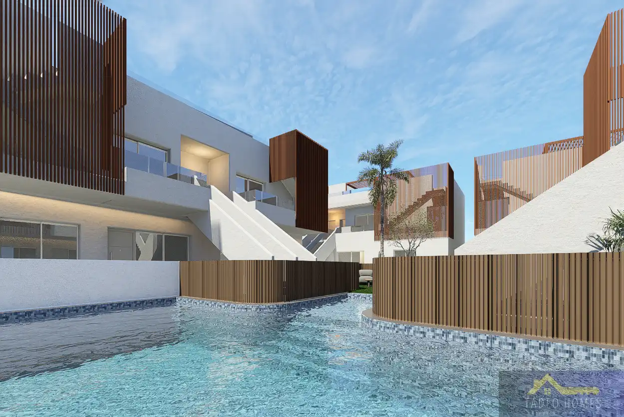 Piscina de Apartament en venda en Pilar de la Horadada amb Aire condicionat, Calefacció i Terrassa