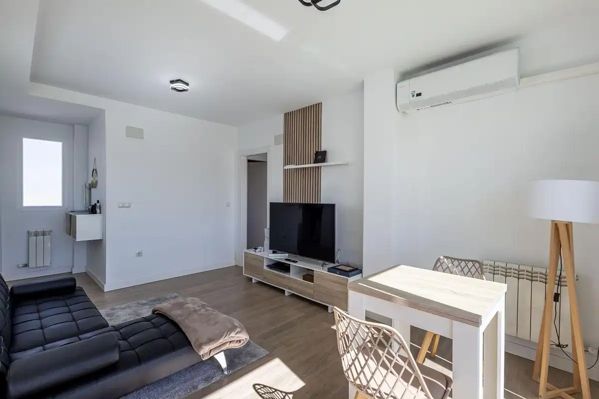 Living room of Attic for sale in Santa Fe  with Air Conditioner, Heating and Oven