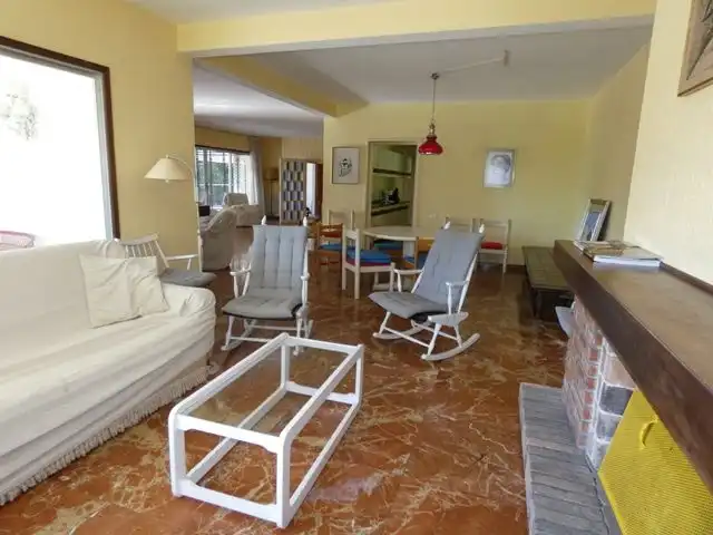 Sala d'estar de Casa o xalet en venda en Culleredo amb Jardí privat, Parquet i Terrassa