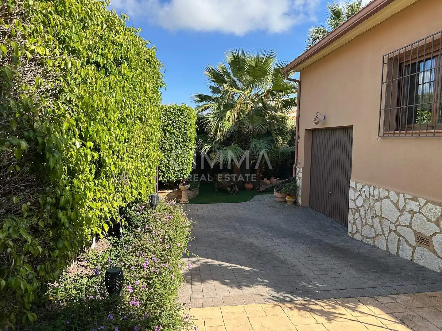 Vista exterior de Casa o chalet en venta en La Nucia con Aire acondicionado, Calefacción y Jardín privado