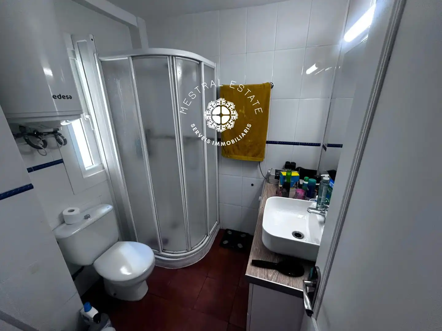 Badezimmer von Wohnung zum Verkauf in Salou mit Klimaanlage, Heizung und Terrasse