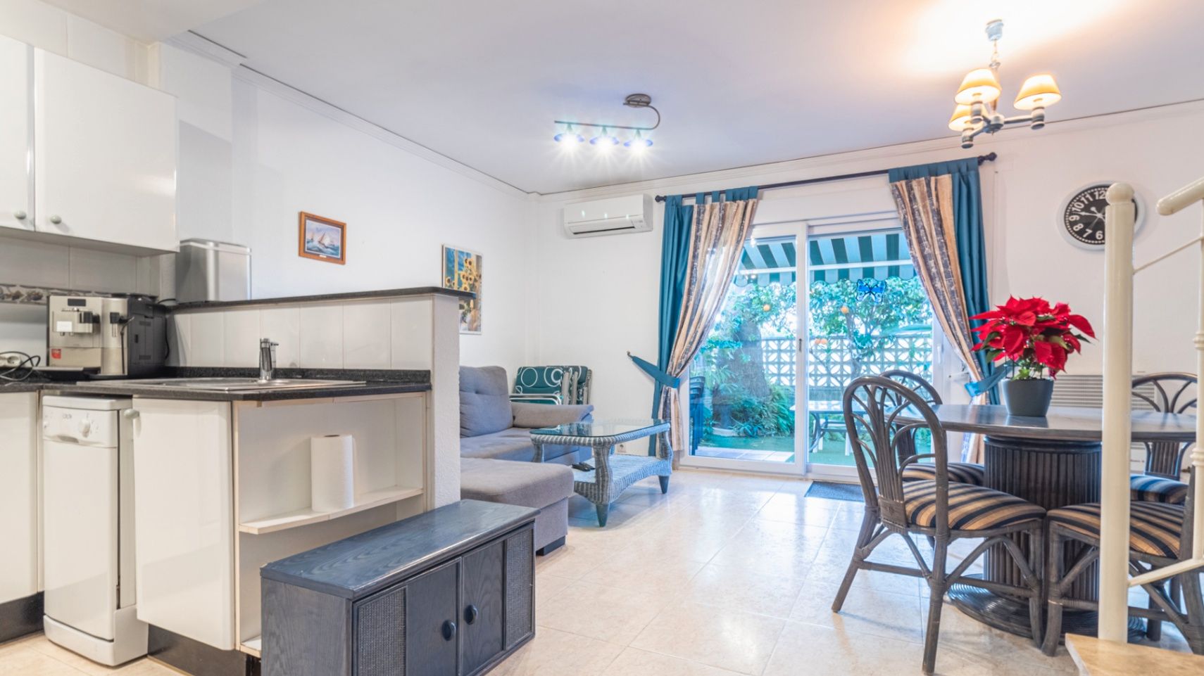 Garden of House or chalet for sale in Els Poblets  with Air Conditioner, Heating and Private garden