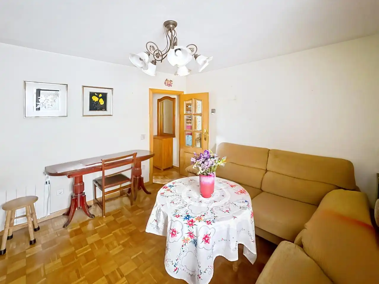 Sala de estar de Piso en venta en Madrid con Calefacción, Terraza y Amueblado