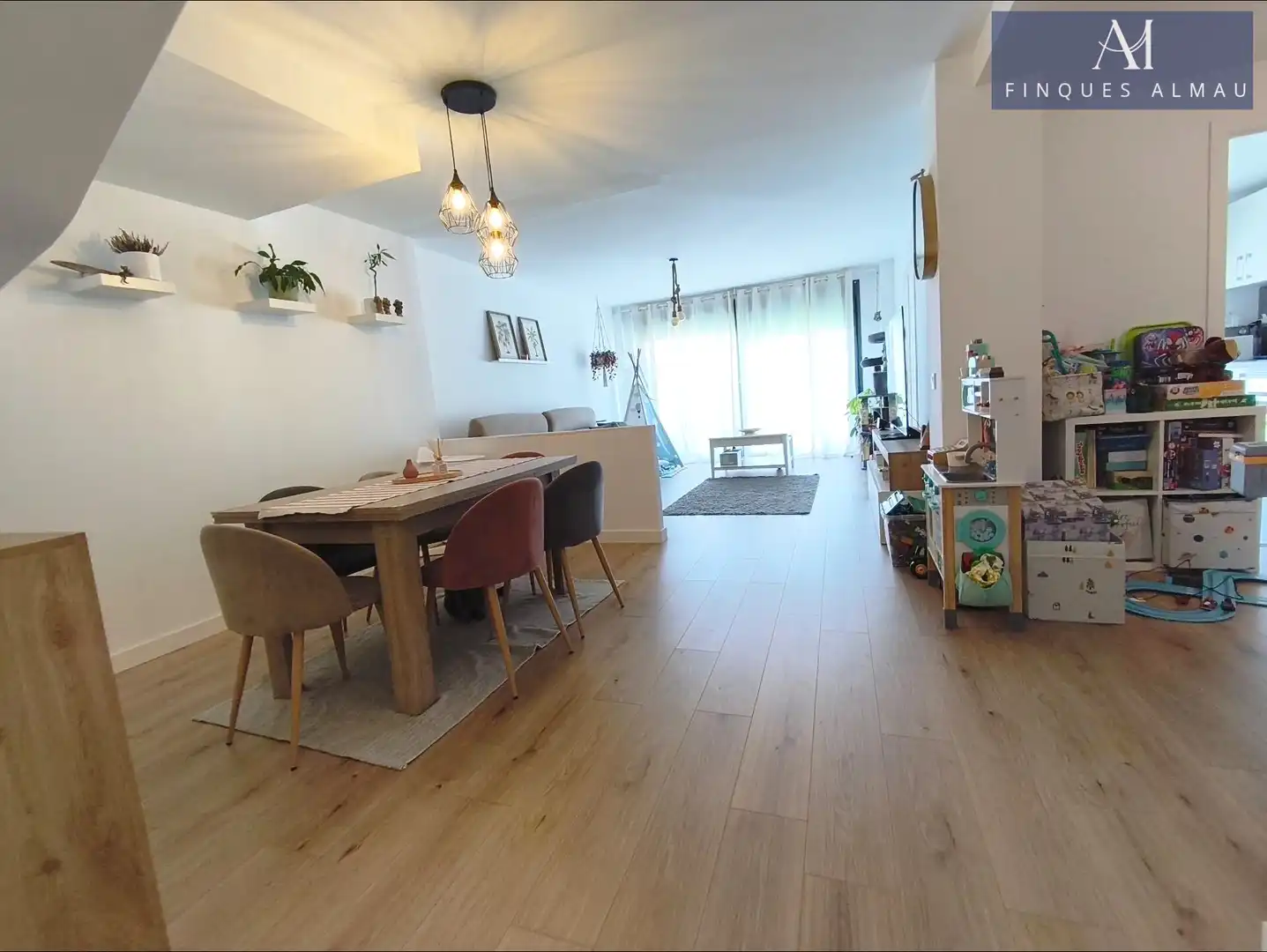 Sala d'estar de Casa adosada en venda en Calafell amb Calefacció, Jardí privat i Parquet