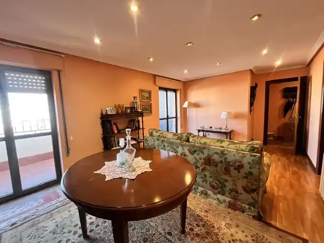 Sala d'estar de Àtic en venda en Gijón  amb Calefacció i Terrassa