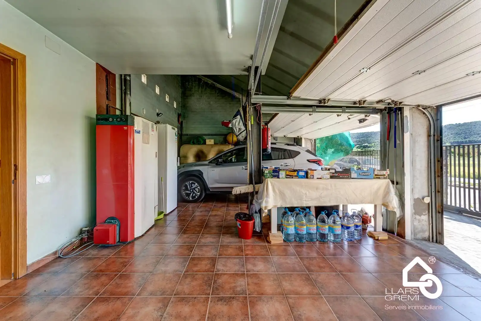 Aparcament de Casa o xalet en venda en La Llacuna amb Calefacció, Jardí privat i Terrassa