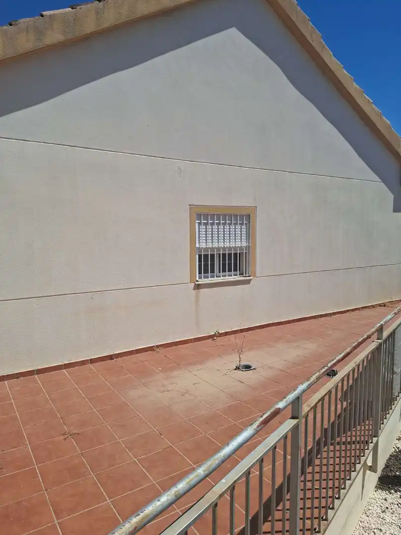 Vista exterior de Casa adosada en venda en Benalmádena amb Aire condicionat, Terrassa i Traster