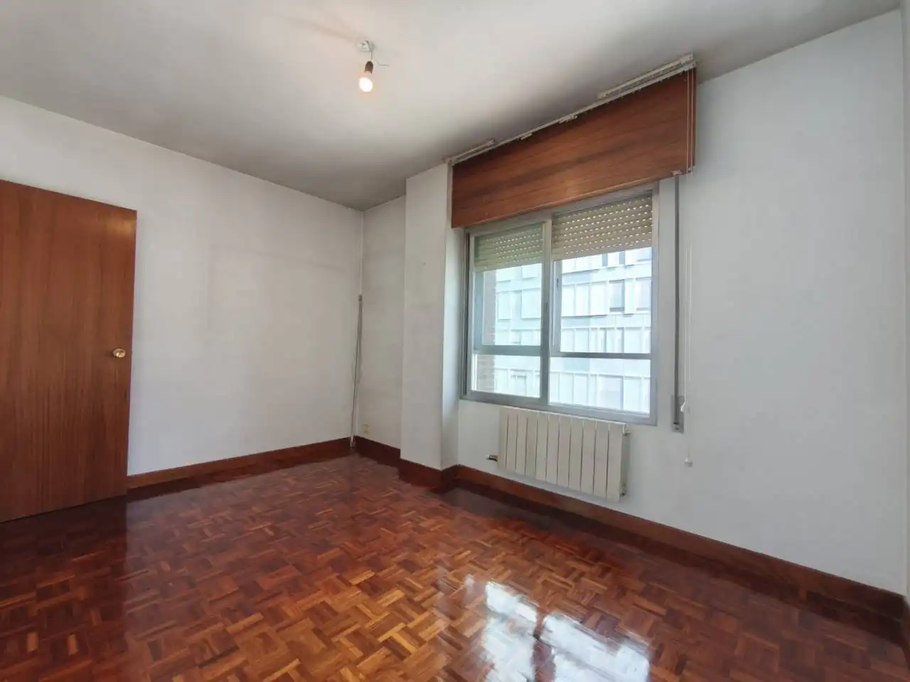 Dormitori de Pis en venda en Burgos amb Calefacció, Parquet i Terrassa
