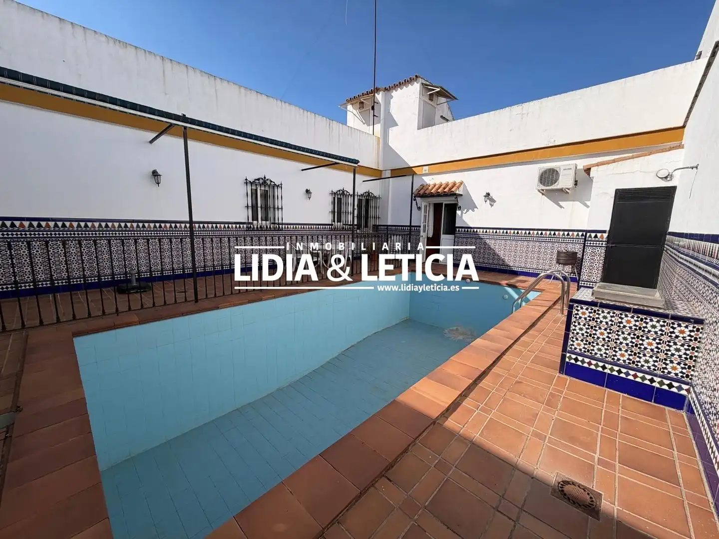Piscina de Casa o xalet en venda en Alcalá de Guadaira amb Aire condicionat, Traster i Piscina
