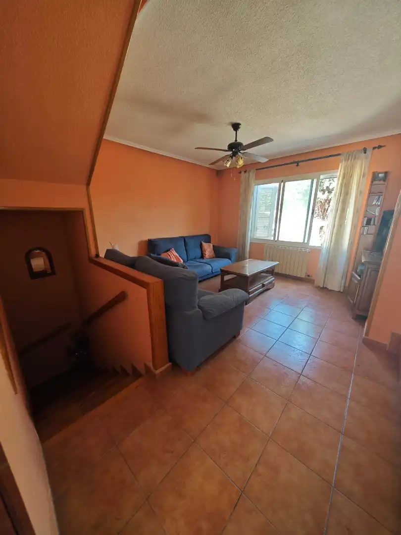 Sala de estar de Casa adosada en venta en Toledo con Aire acondicionado, Calefacción y Horno