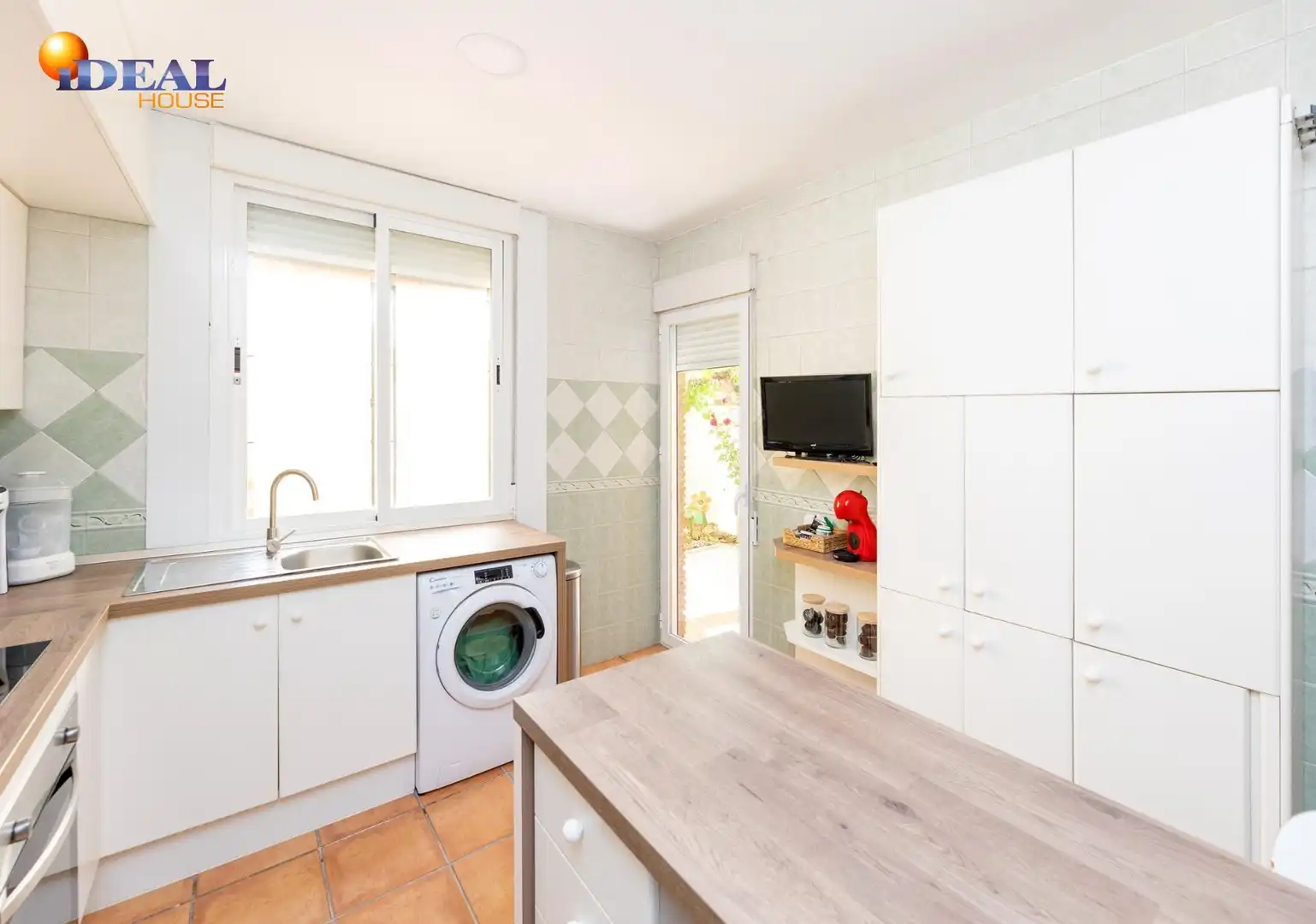 Kitchen of Detached homes for sale in La Zubia  with Air Conditioner, Heating and Private garden