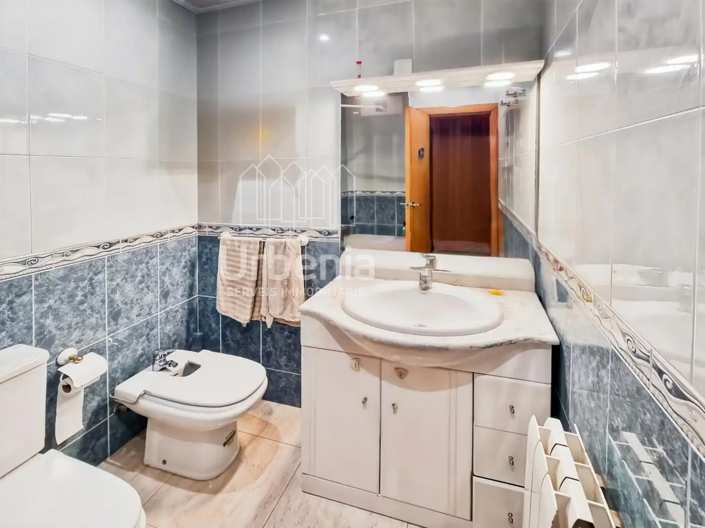 Bathroom of Flat for sale in Mataró  with Heating, Terrace and Storage room