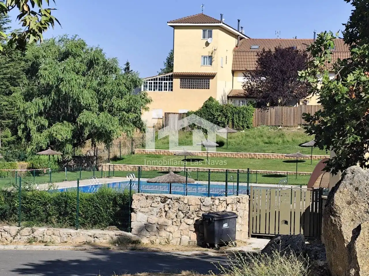 Garden of Flat for sale in Las Navas del Marqués   with Heating, Terrace and Storage room