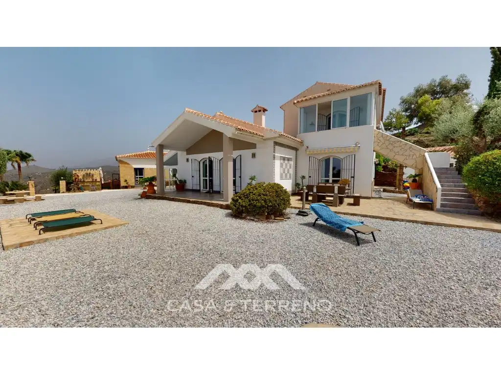 Exterior view of Houses for sale in Sayalonga  with Air Conditioner, Private garden and Terrace
