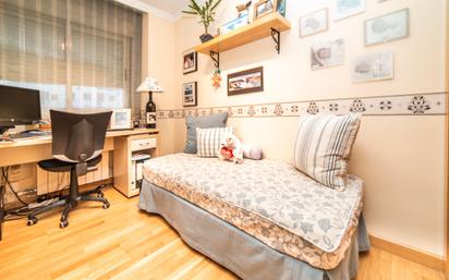 Bedroom of Flat for sale in  Madrid Capital  with Air Conditioner