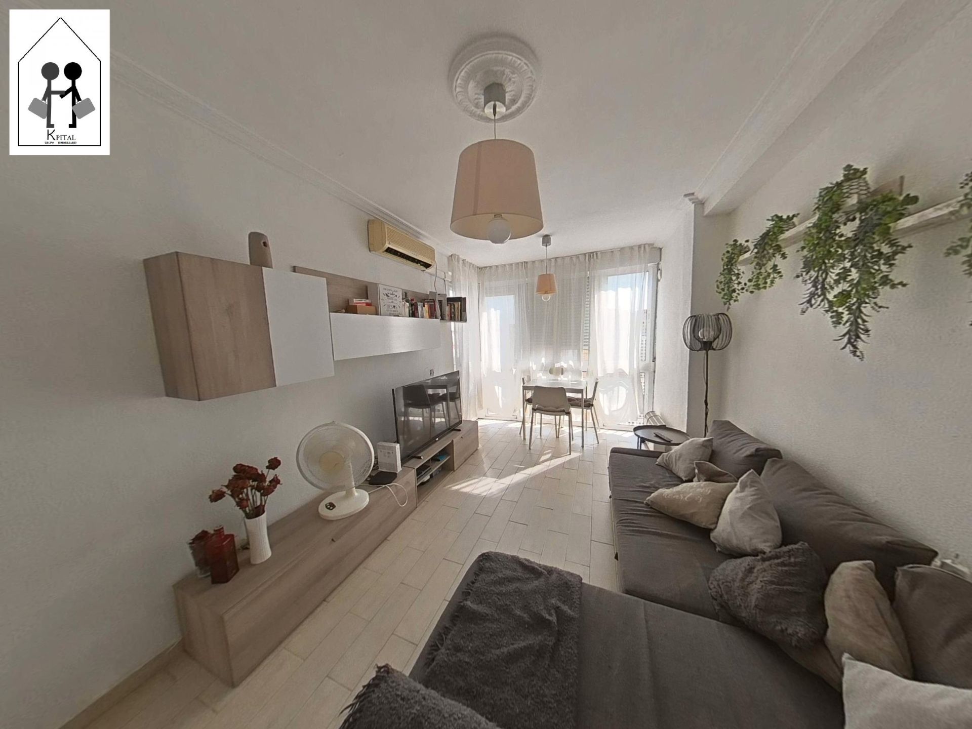 Living room of Flat for sale in  Sevilla Capital  with Air Conditioner, Heating and Terrace