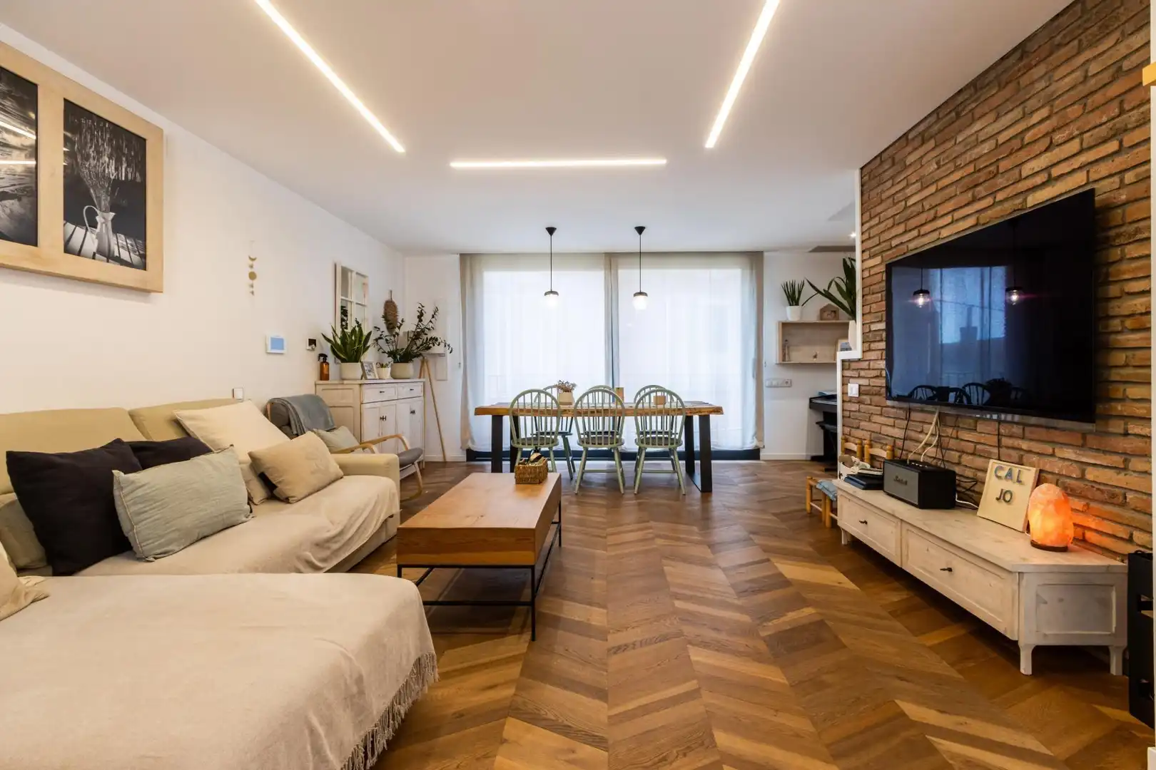 Living room of Flat for sale in Sant Llorenç Savall  with Heating, Private garden and Parquet flooring