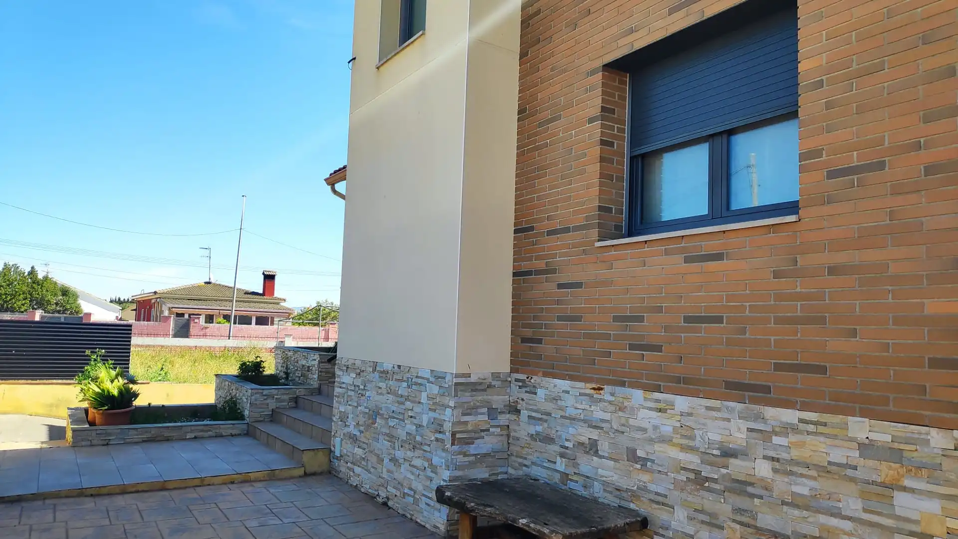 Vista exterior de Casa o xalet en venda en Albinyana amb Aire condicionat, Calefacció i Jardí privat