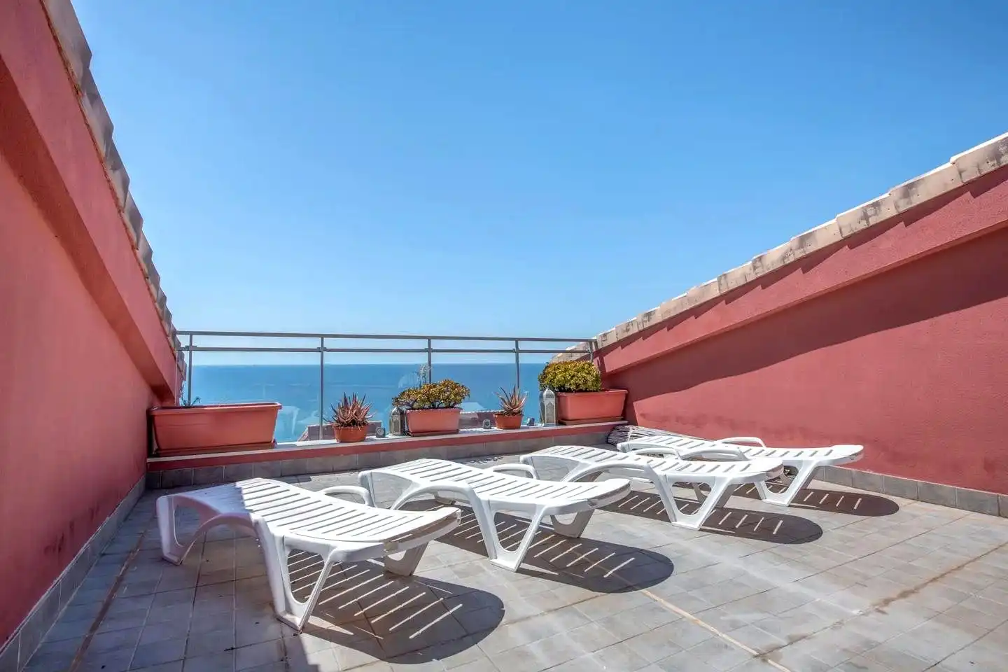 Terrasse von Maisonette zur Miete in Oropesa del Mar / Orpesa mit Klimaanlage, Terrasse und Möbliert
