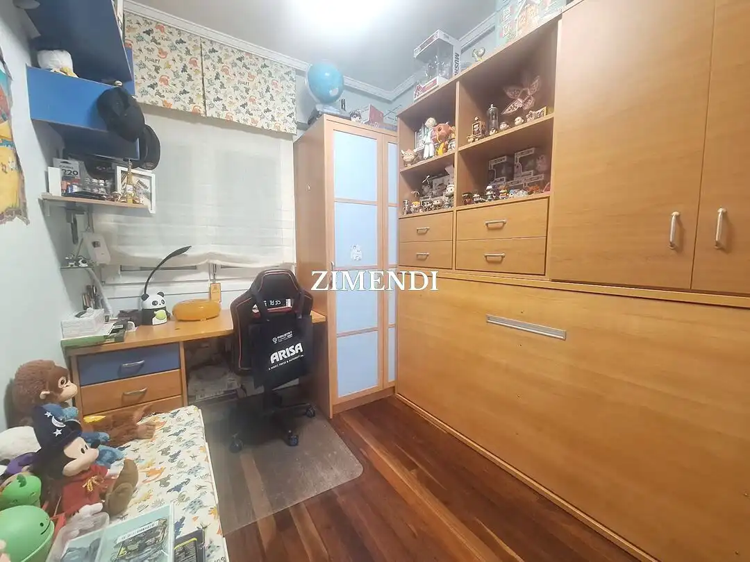 Bedroom of Flat for sale in Durango  with Air Conditioner, Heating and Storage room