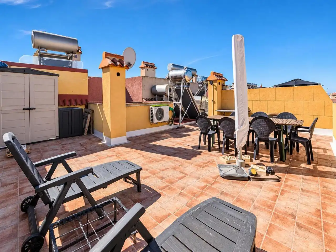Casa aparellada amb piscina en venda a Calle de Creta, imagen 28