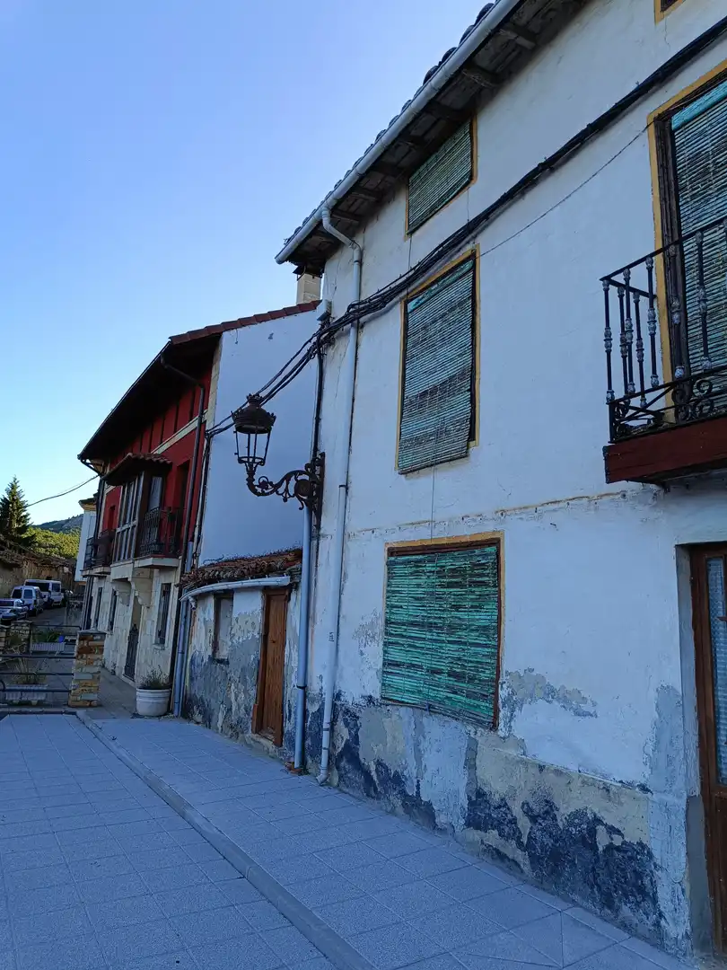 Vista exterior de Casa o chalet en venta en Cervera de Pisuerga
