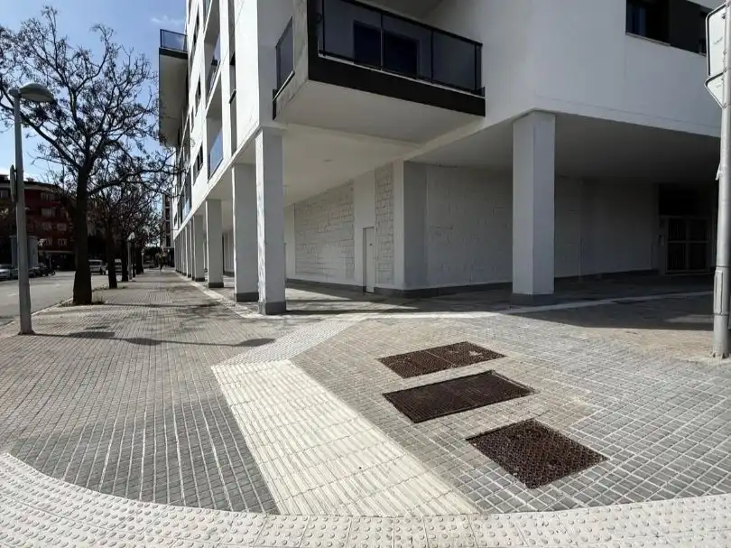 Local de lloguer a Carrer de Màrius Verdaguer, 3, L'Olivera