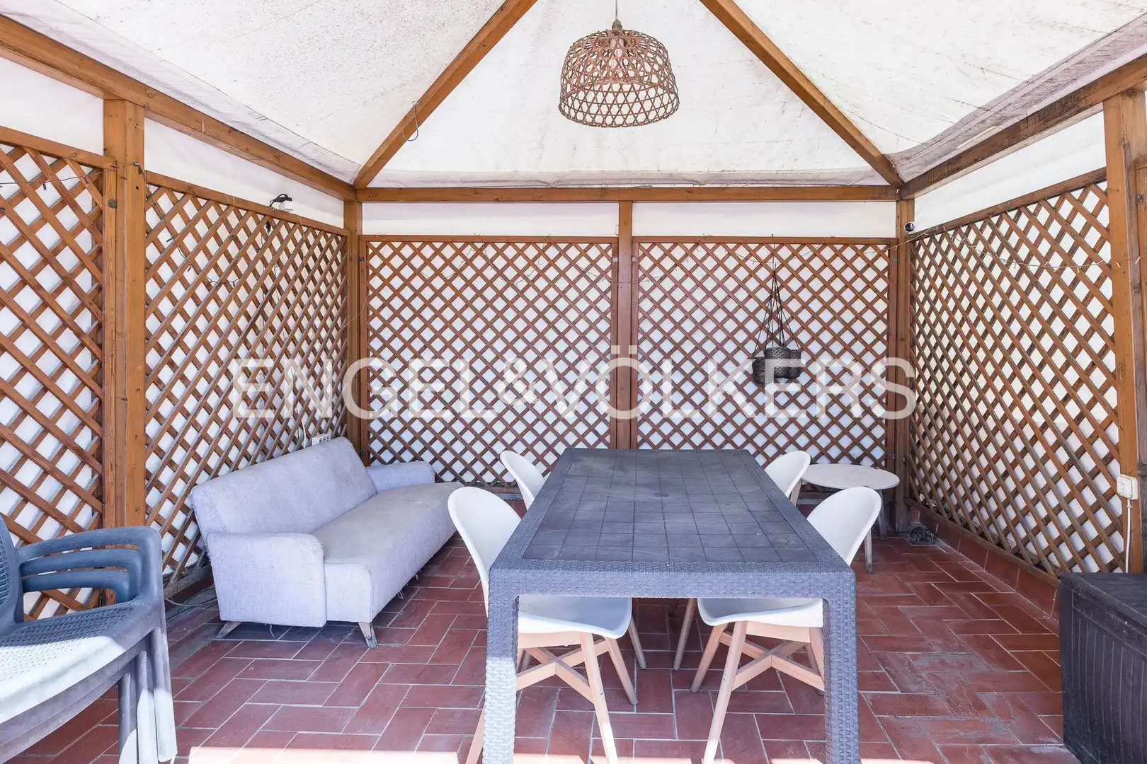 Terrasse von Dachboden zum Verkauf in Barcelona mit Klimaanlage, Heizung und Balkon
