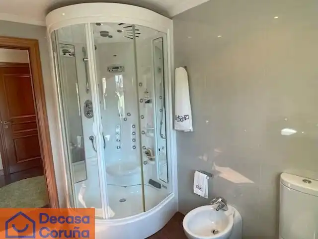 Bany de Casa o xalet en venda en Madrid amb Jardí privat, Terrassa i Traster