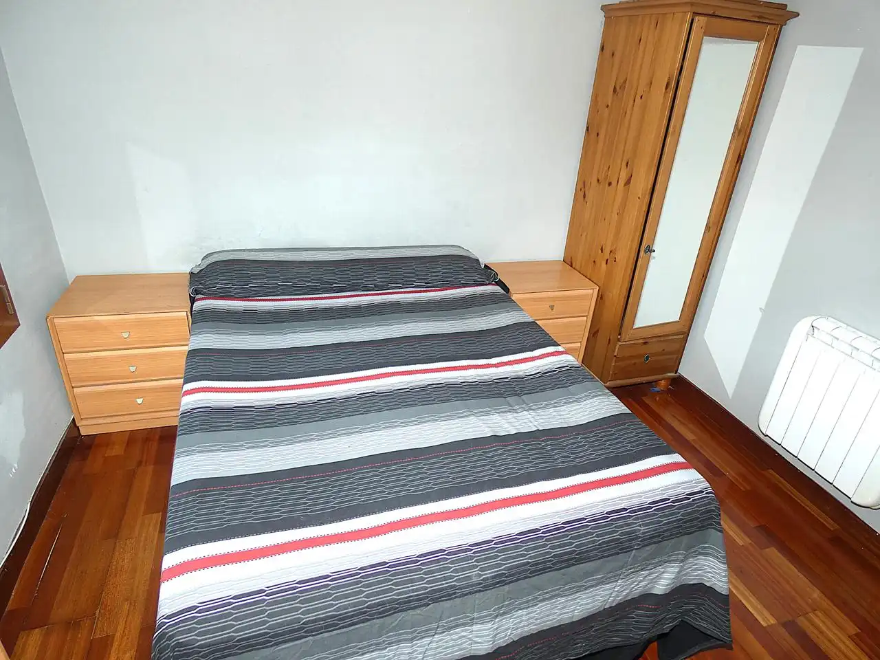 Bedroom of Flat for sale in Barakaldo 