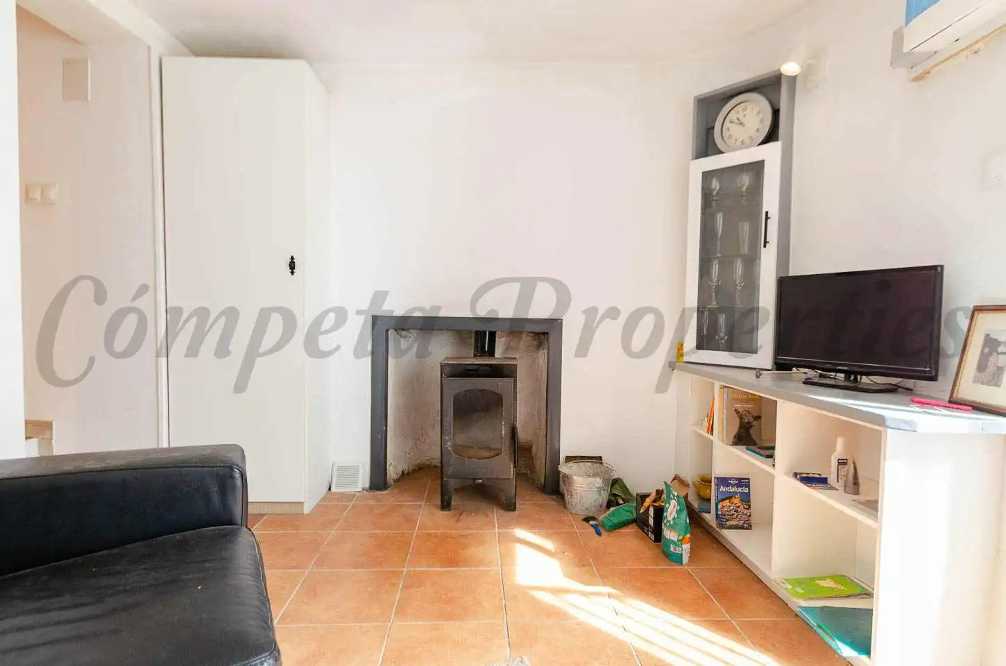 Sala de estar de Casa adosada en venta en Salares con Terraza y Amueblado