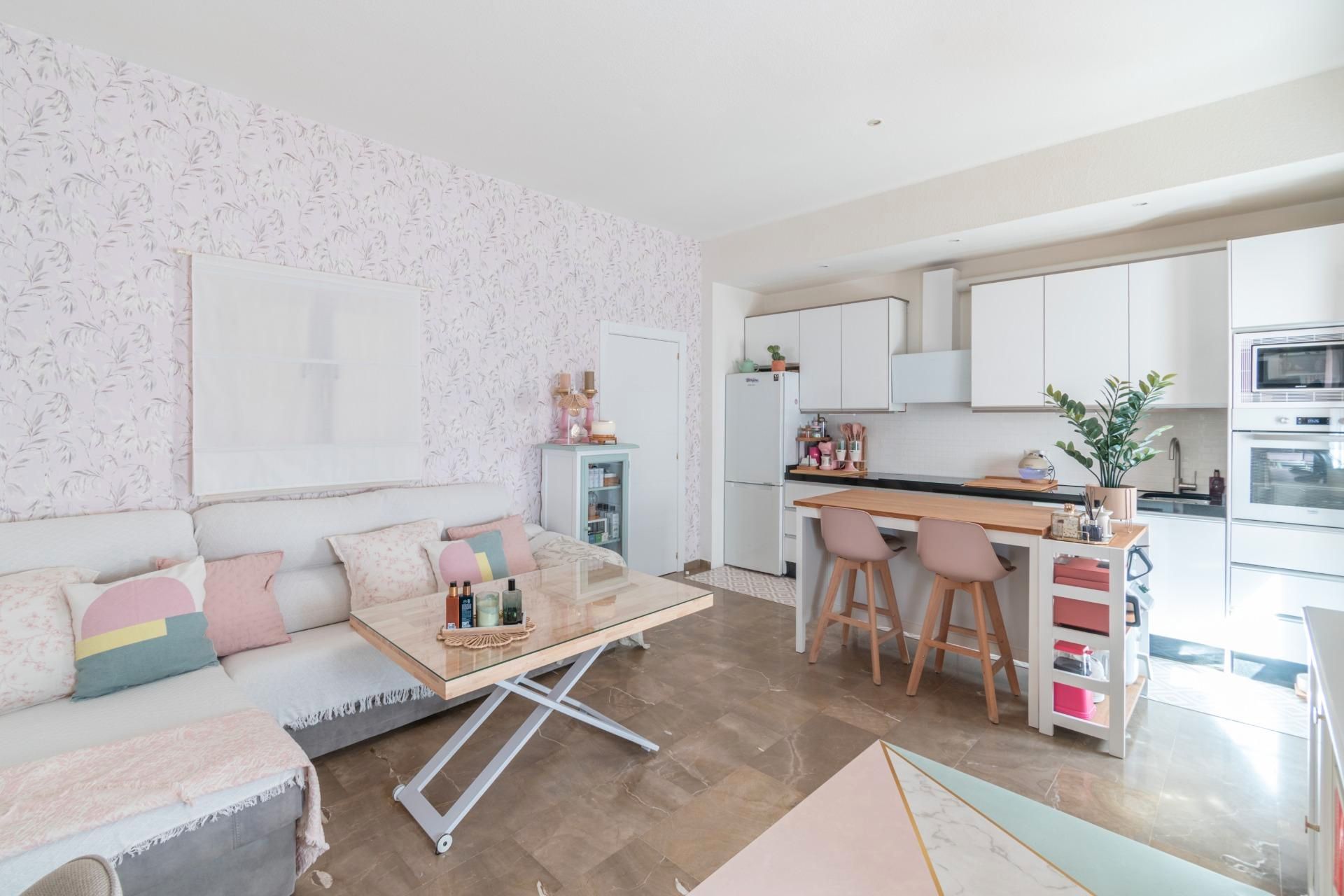 Living room of Flat for sale in  Granada Capital  with Air Conditioner and Heating