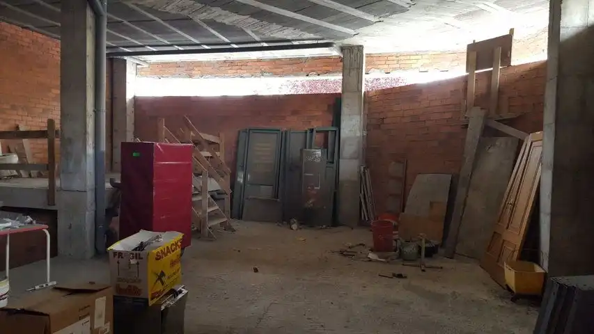 Local de alquiler en A Parda