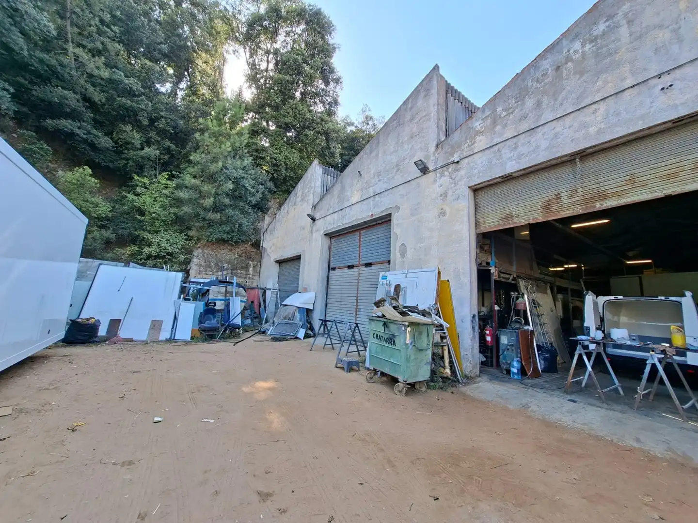 Vista exterior de Nau industrial en venda en Arbúcies