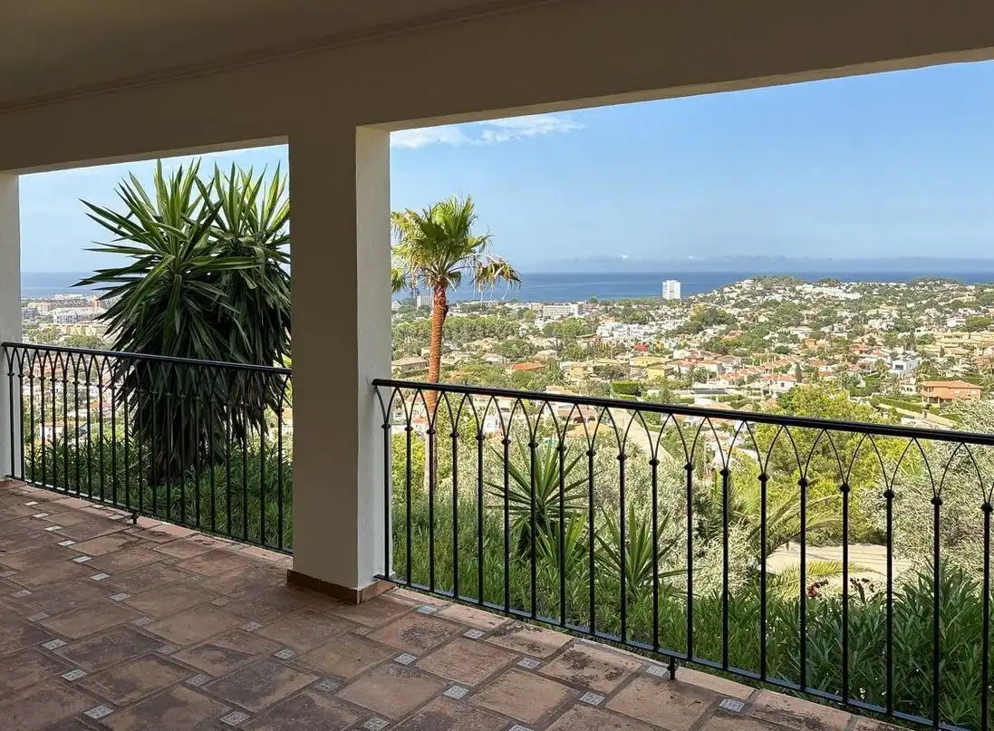 Casa con piscina en venta en El Montgó