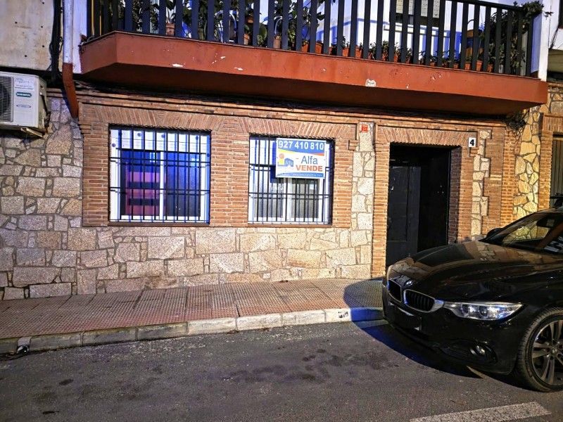 Vista exterior de Local en venda en Jarandilla de la Vera