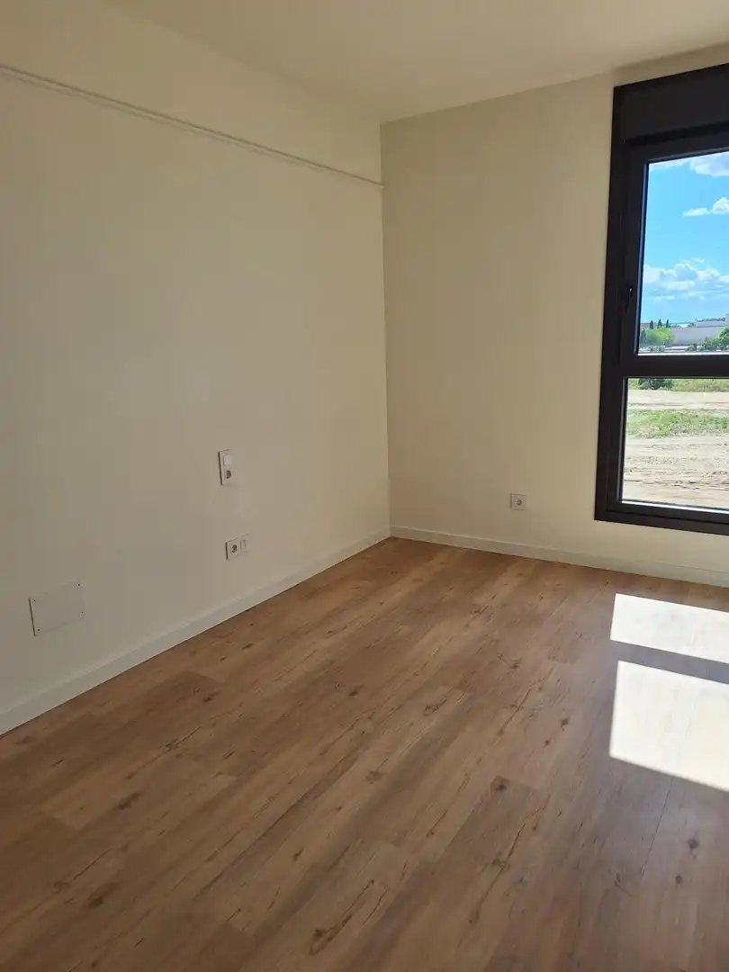 Habitación de Apartamento de alquiler en Alcalá de Henares con Aire acondicionado, Calefacción y Jardín privado