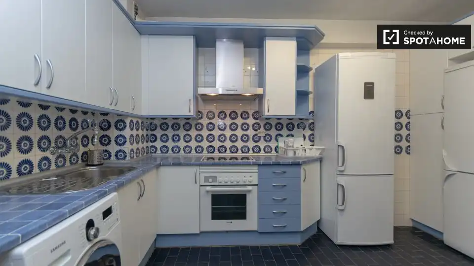 Cocina de Piso de alquiler en Alcalá de Henares con Aire acondicionado, Calefacción y Amueblado