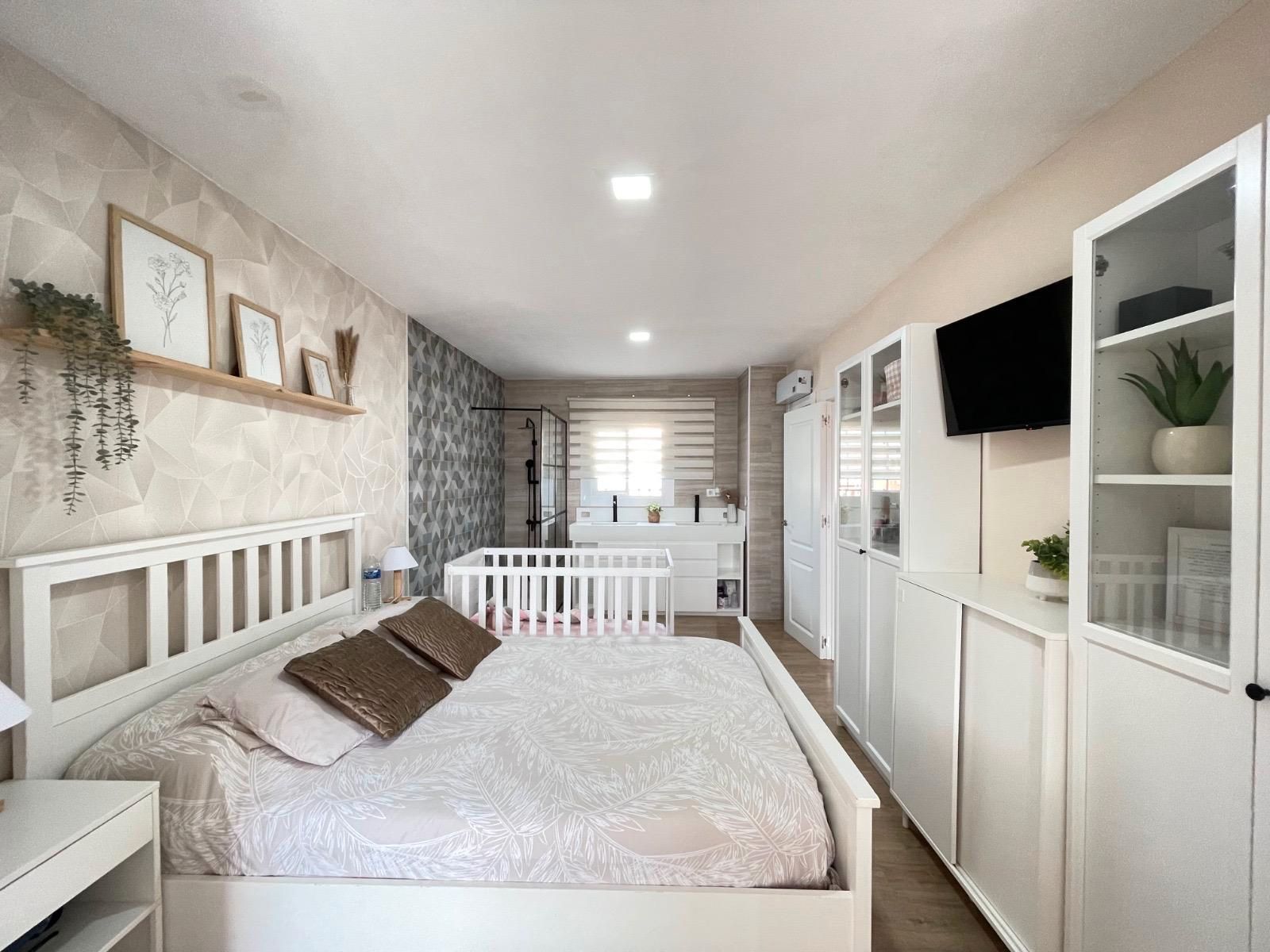 Bedroom of Single-family semi-detached for sale in Torredembarra  with Air Conditioner, Heating and Parquet flooring