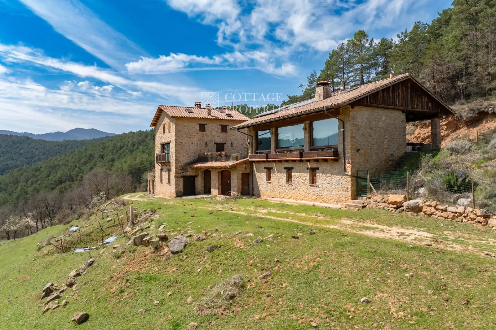 Außenansicht von Country house zum Verkauf in Ripoll